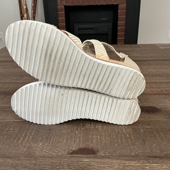 Bobs Sketchers Desert Kiss Woman’s Size 8 Woven Fabric Memory Foam Foot Bed - Picture 7 of 7